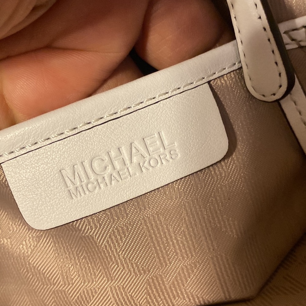 MICHAEL MICHAEL KORS WHITE LEATHER LOCK 🔐 DETAILS BAG - Picture 5 of 16